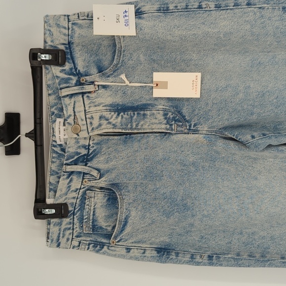 Good American Light Blue Straight Leg Jeans - Picture 3 of 9